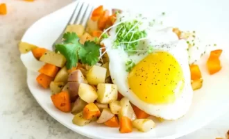 Vegetable Hash with Fried Eggs - If you don't have time to make this in the morning