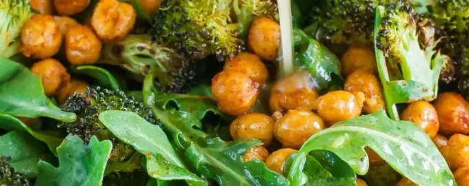 Vegetarian Broccoli and Arugula Salad