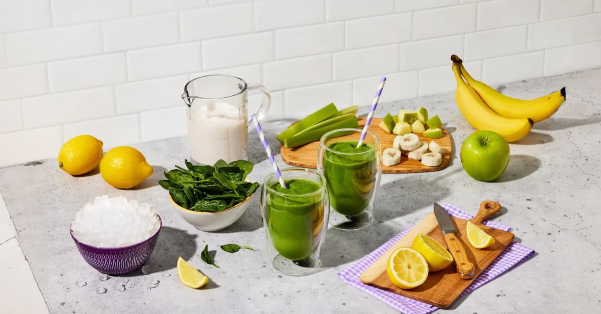 Green Glow Detox Smoothie Drake Cooper_Blue Diamond Smoothie Recipe