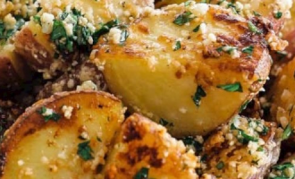 Garlic parmesan roasted potatoes